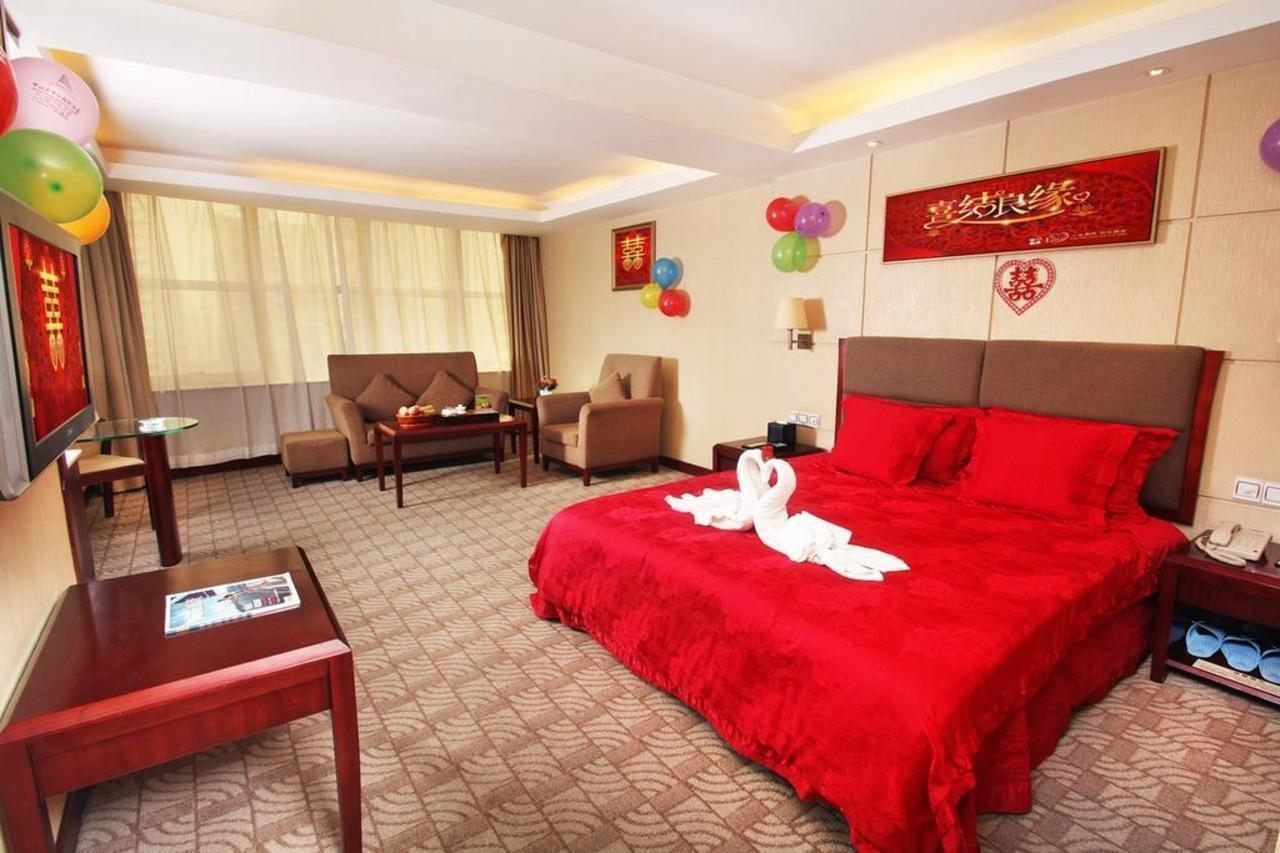 Huizhou Jinhuayue International Hotel מראה חיצוני תמונה