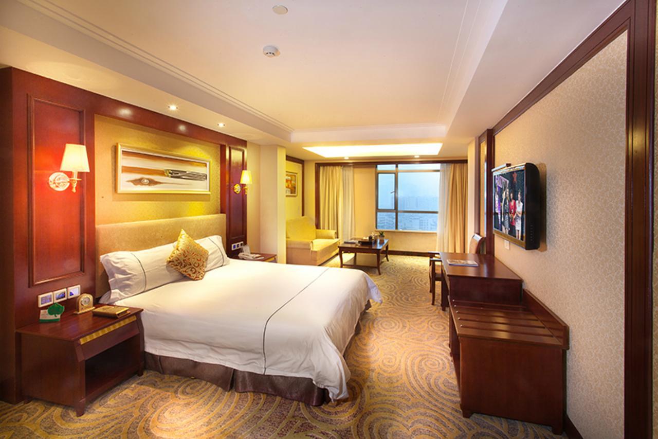 Huizhou Jinhuayue International Hotel מראה חיצוני תמונה