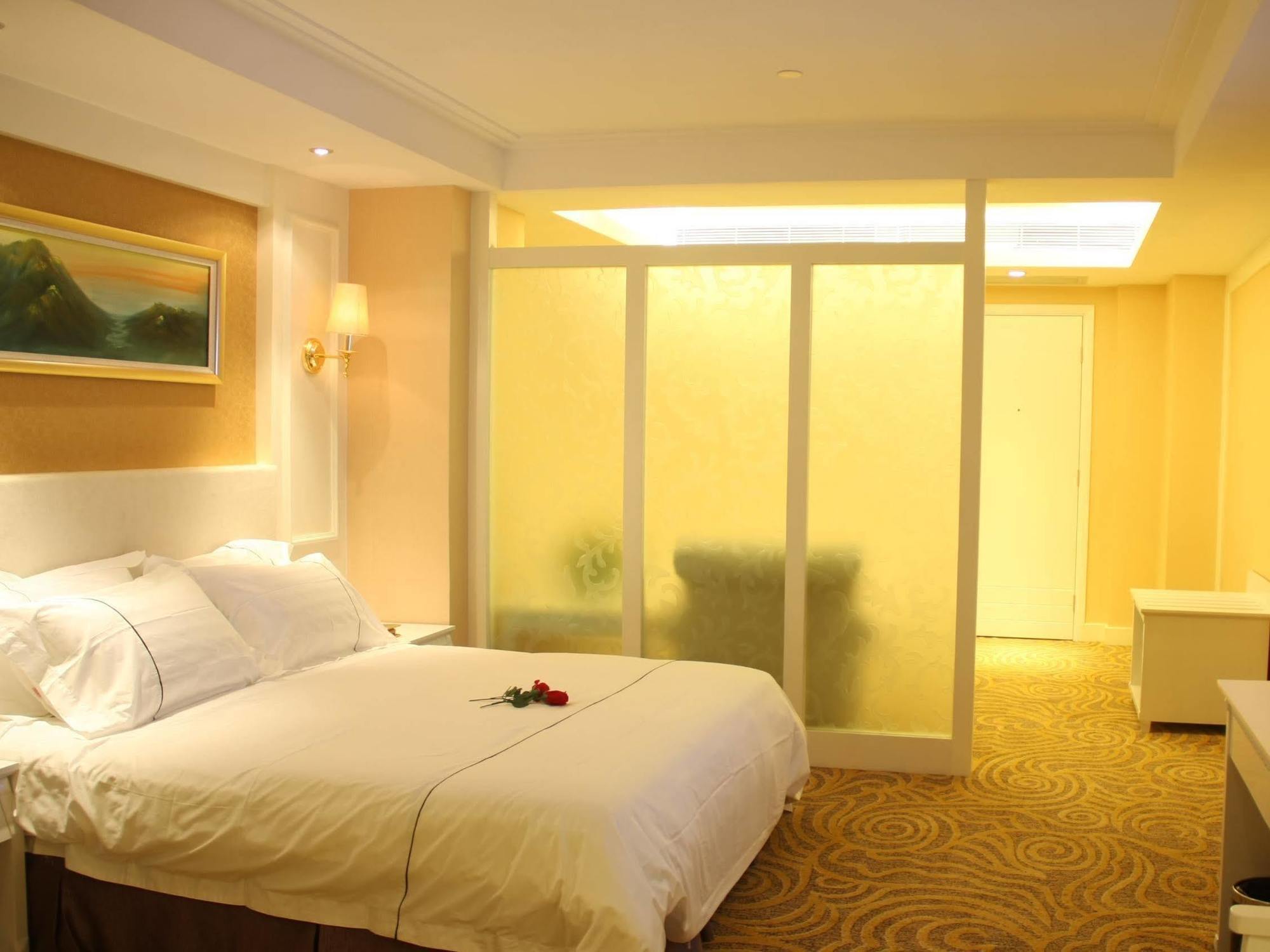 Huizhou Jinhuayue International Hotel מראה חיצוני תמונה